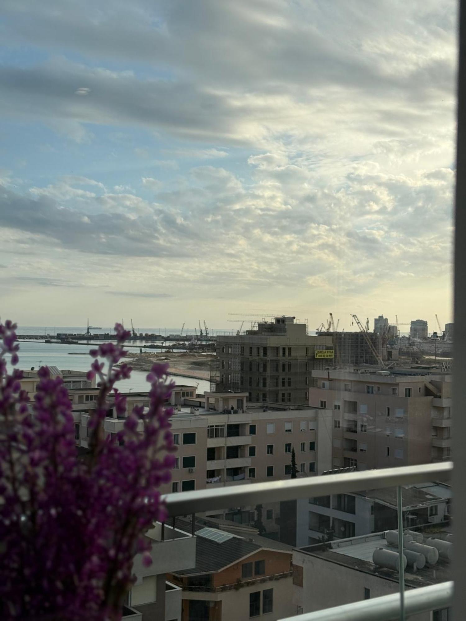 Eri Apartment *