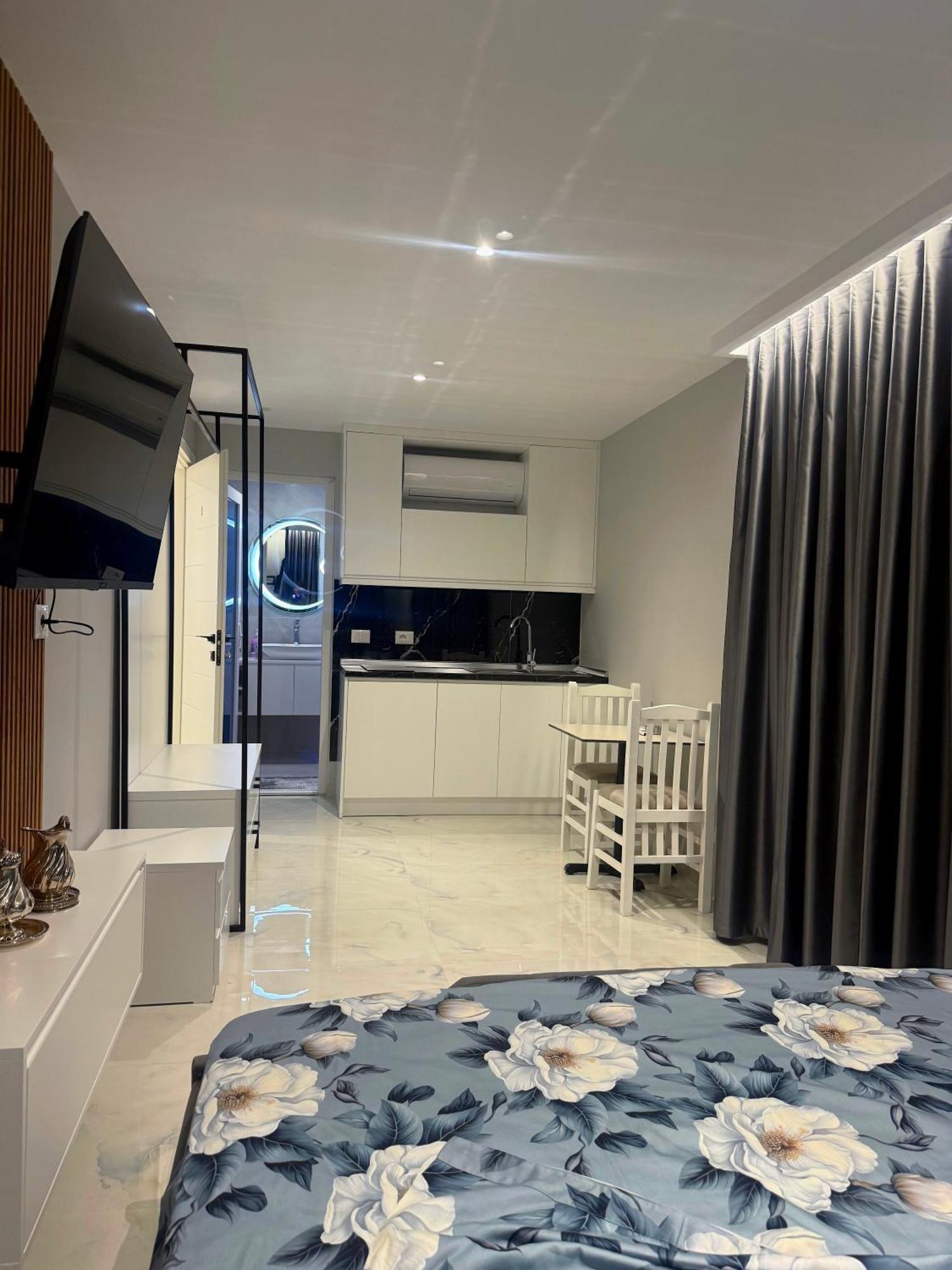 Eri Apartment *